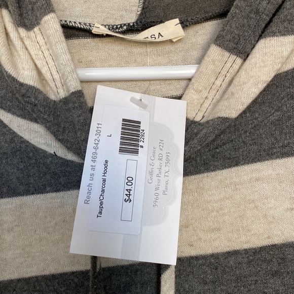 **BRAND NEW** Long Sleeve No Shoulder hoodie - Picture 2 of 4